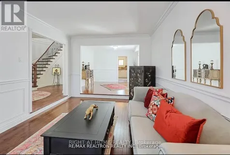 236 Mccaffrey Road South Newmarket (glenway Estates) ON L3X 1J3