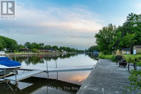 83 Old Mosley Street Wasaga Beach ON L9Z 2J5