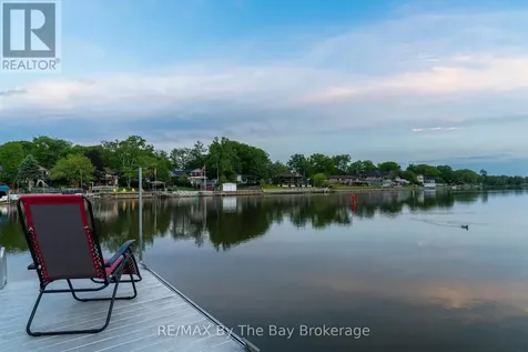 83 Old Mosley Street Wasaga Beach ON L9Z 2J5