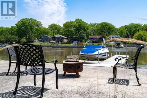 83 Old Mosley Street Wasaga Beach ON L9Z 2J5