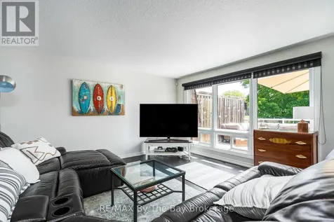 83 Old Mosley Street Wasaga Beach ON L9Z 2J5