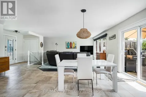 83 Old Mosley Street Wasaga Beach ON L9Z 2J5