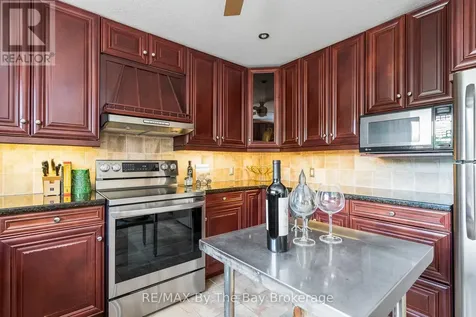 83 Old Mosley Street Wasaga Beach ON L9Z 2J5