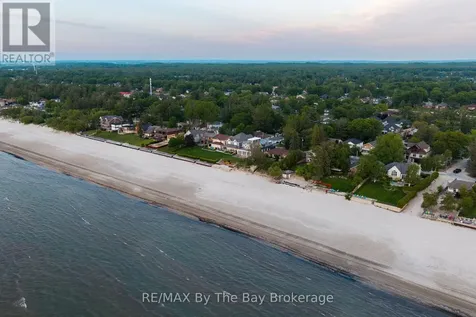 83 Old Mosley Street Wasaga Beach ON L9Z 2J5