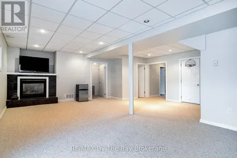 83 Old Mosley Street Wasaga Beach ON L9Z 2J5