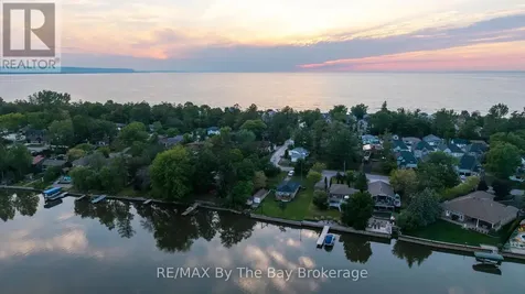 83 Old Mosley Street Wasaga Beach ON L9Z 2J5