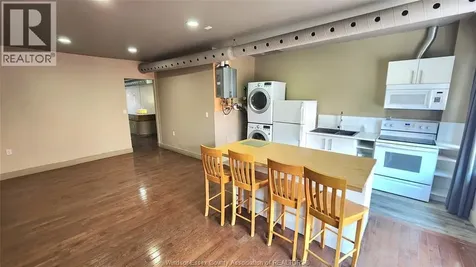 286 Ouellette Avenue Windsor ON N9A 1A5
