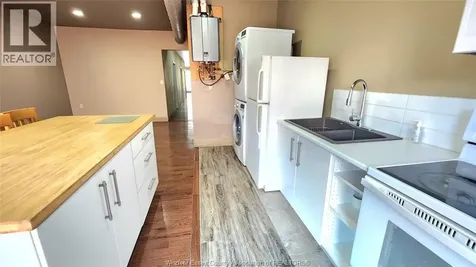 286 Ouellette Avenue Windsor ON N9A 1A5