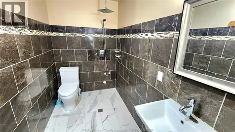 286 Ouellette Avenue Windsor ON N9A 1A5