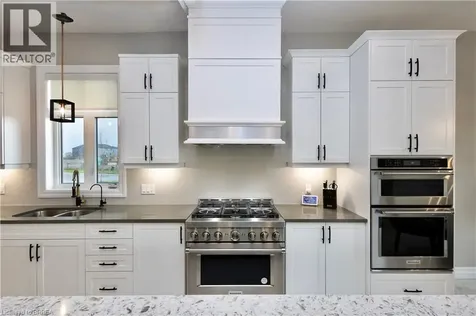 76 Grandville Circle Paris ON N3L 0J5