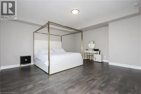 76 Grandville Circle Paris ON N3L 0J5