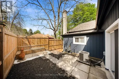 10 Back Street Halton Hills (georgetown) ON L7G 3Y6