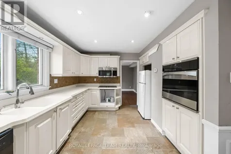 3162 Woodroffe Avenue Ottawa ON K2J 4G4