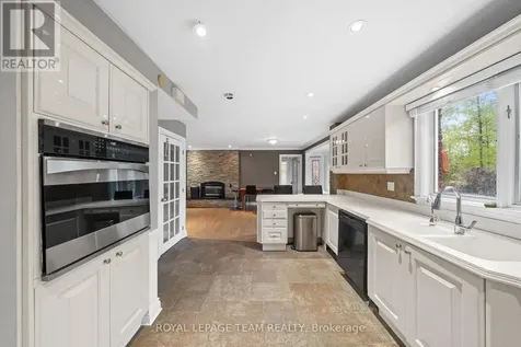 3162 Woodroffe Avenue Ottawa ON K2J 4G4