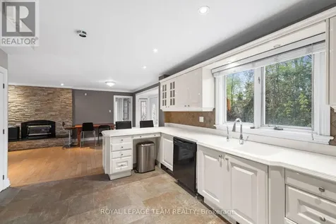 3162 Woodroffe Avenue Ottawa ON K2J 4G4