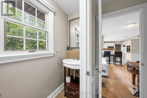 3162 Woodroffe Avenue Ottawa ON K2J 4G4
