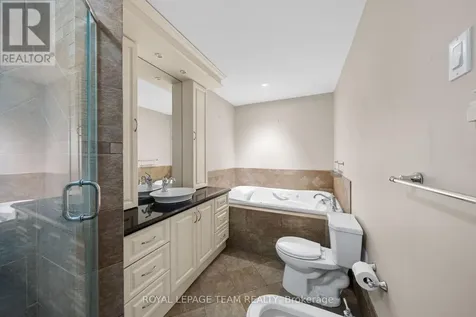 3162 Woodroffe Avenue Ottawa ON K2J 4G4