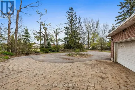 3162 Woodroffe Avenue Ottawa ON K2J 4G4