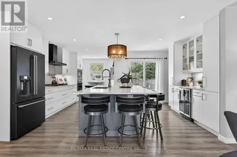 8 Esther Avenue Cambridge ON N1S 4L6