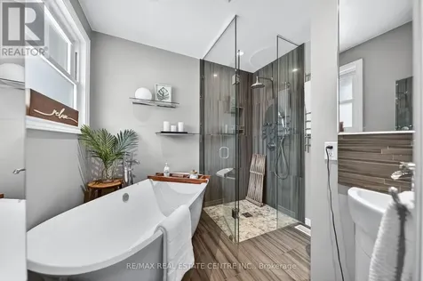 8 Esther Avenue Cambridge ON N1S 4L6