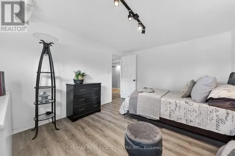 8 Esther Avenue Cambridge ON N1S 4L6