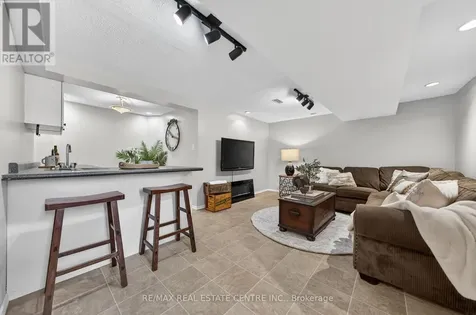 8 Esther Avenue Cambridge ON N1S 4L6