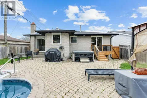 8 Esther Avenue Cambridge ON N1S 4L6