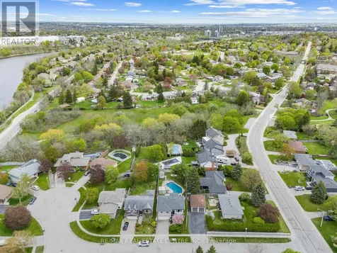 8 Esther Avenue Cambridge ON N1S 4L6