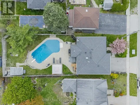 8 Esther Avenue Cambridge ON N1S 4L6