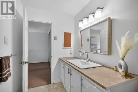 22 Goulbourn Way Ottawa ON K2S 1N7