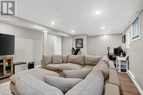 22 Goulbourn Way Ottawa ON K2S 1N7