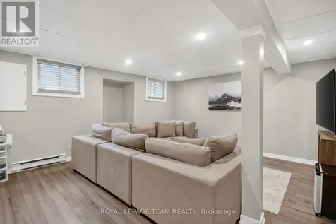 22 Goulbourn Way Ottawa ON K2S 1N7