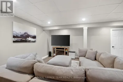22 Goulbourn Way Ottawa ON K2S 1N7