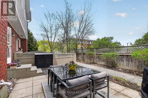 22 Goulbourn Way Ottawa ON K2S 1N7