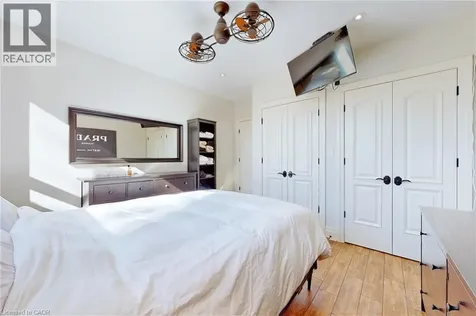 397 King Street West Dundas ON L9H 1W9