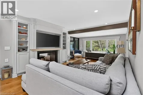342 Meadow Wood Lane Mississauga ON L5J 2S9