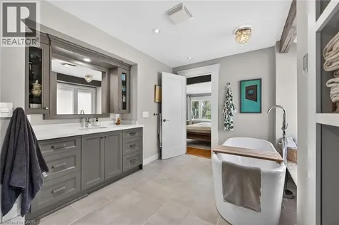 342 Meadow Wood Lane Mississauga ON L5J 2S9