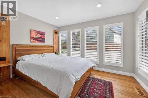 342 Meadow Wood Lane Mississauga ON L5J 2S9