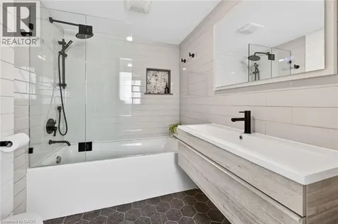 342 Meadow Wood Lane Mississauga ON L5J 2S9