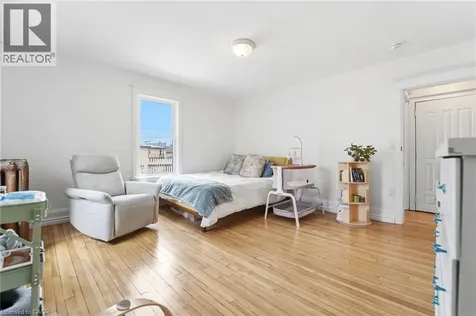 15 Avenue Place Welland ON L3B 4B2