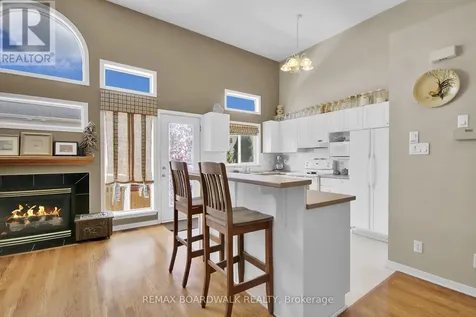 5 Maple Park Private Ottawa ON K1T 4A6