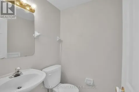 5 Maple Park Private Ottawa ON K1T 4A6
