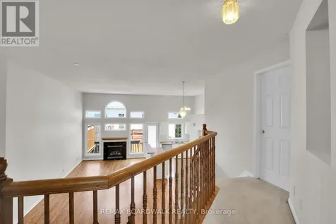 5 Maple Park Private Ottawa ON K1T 4A6
