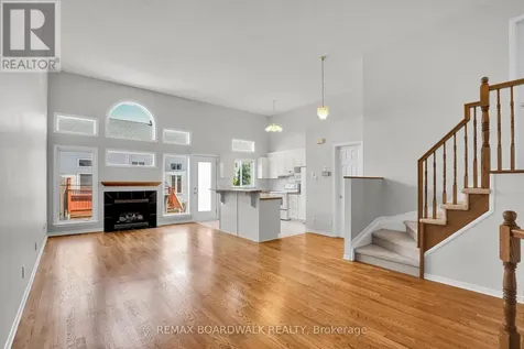 5 Maple Park Private Ottawa ON K1T 4A6