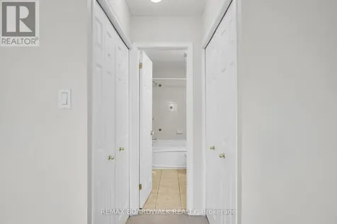 5 Maple Park Private Ottawa ON K1T 4A6