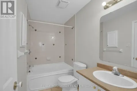 5 Maple Park Private Ottawa ON K1T 4A6