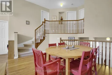 5 Maple Park Private Ottawa ON K1T 4A6