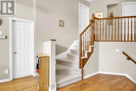 5 Maple Park Private Ottawa ON K1T 4A6