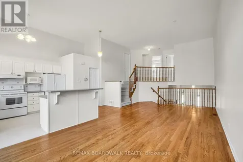 5 Maple Park Private Ottawa ON K1T 4A6
