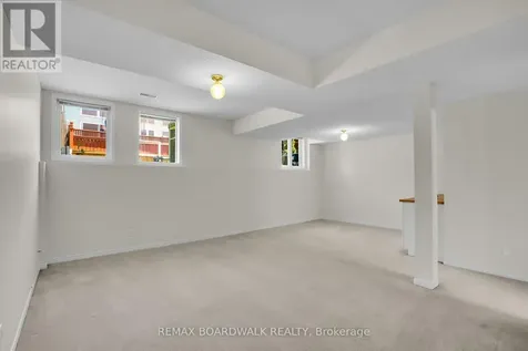 5 Maple Park Private Ottawa ON K1T 4A6